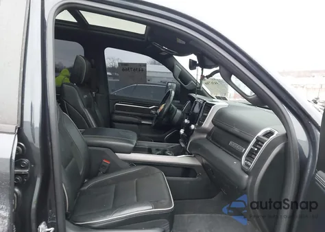 2021 Ram 1500 Laramie 4X4 5'7 Box z USA, uszkodzony, nr VIN 1C6SRFJT2MN788452